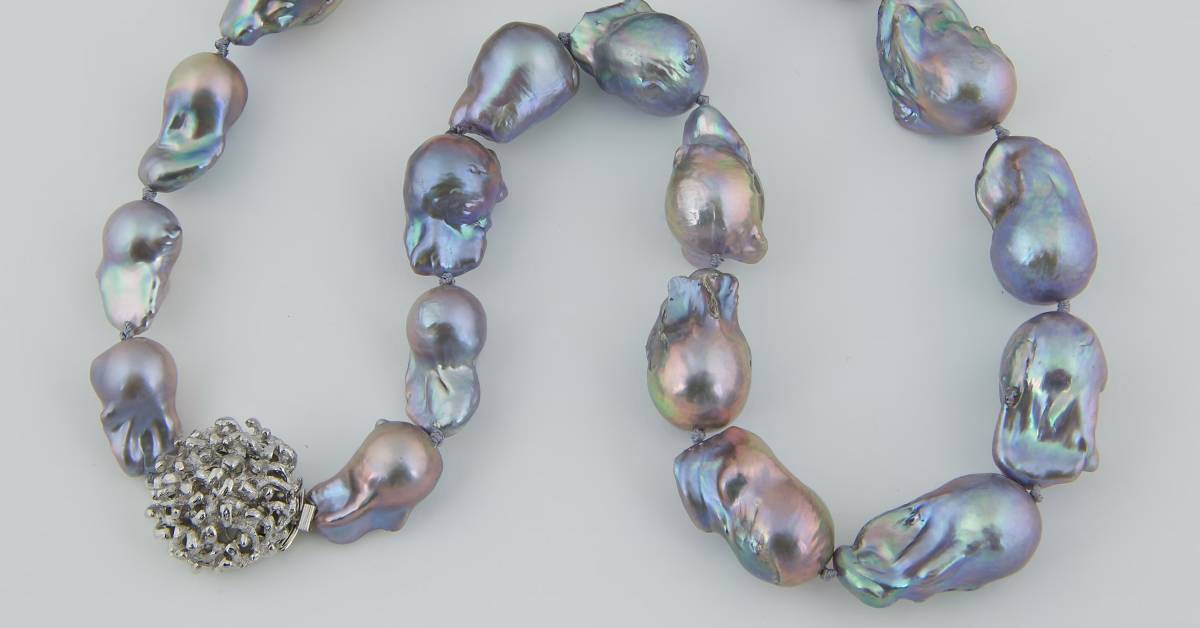 Handcrafted Jewelry vs. Mass-Produced Jewelry